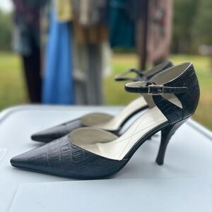 BCBGIRLS Navy Pointed Toe Heel